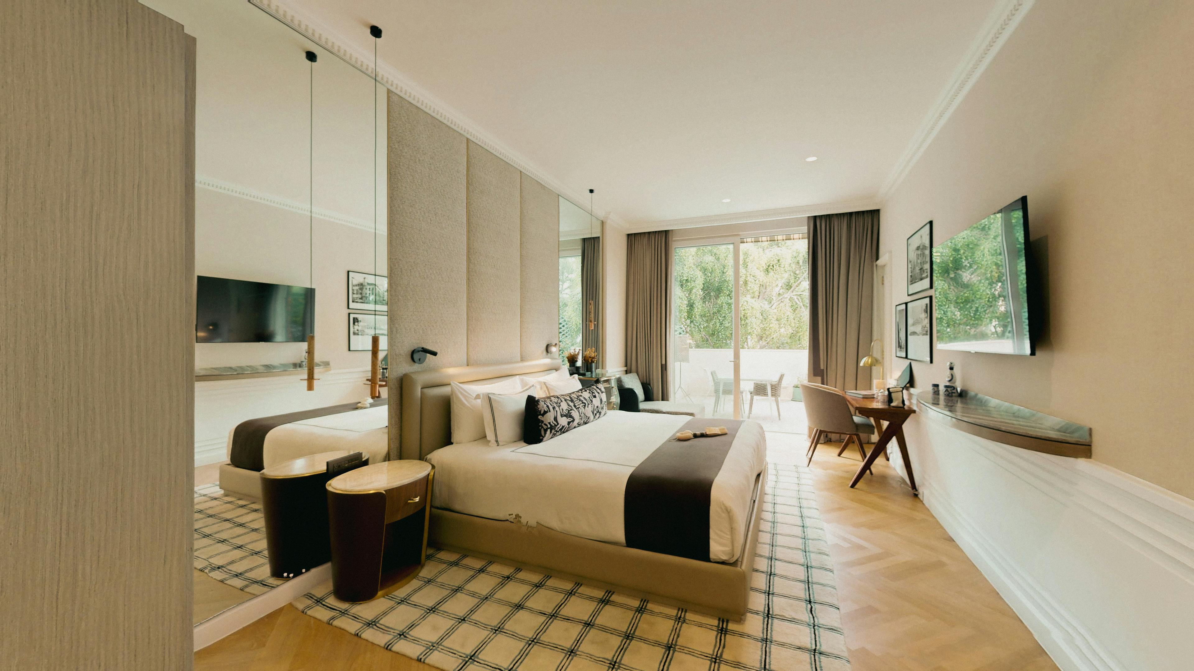 Grand Deluxe Junior Suite Alexander at The Alest